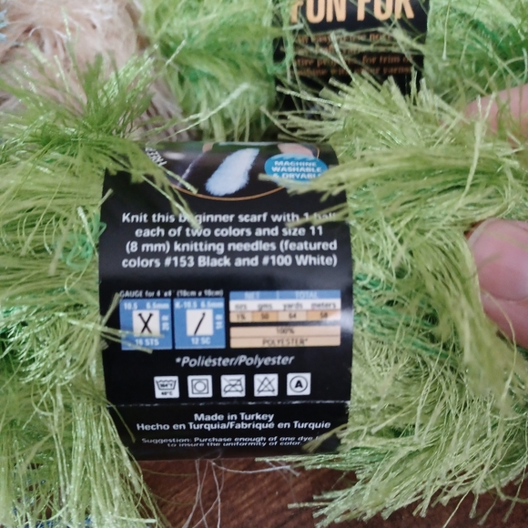 2 Fun fur fuzzy skeins - Picture 3 of 3